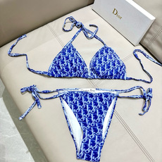 迪奥分体😍🥰适合多种场景的游泳衣🏊♀️海边 游泳池 温泉 水上乐园 漂流都可以😌内搭也完全可以 连体设 迪奥分体😍🥰适合多种场景的游泳衣🏊♀️海边 游泳池 温泉 水上乐园 漂流都可以😌内搭也完全可以 连体设