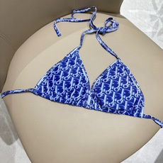迪奥分体😍🥰适合多种场景的游泳衣🏊♀️海边 游泳池 温泉 水上乐园 漂流都可以😌内搭也完全可以 连体设 迪奥分体😍🥰适合多种场景的游泳衣🏊♀️海边 游泳池 温泉 水上乐园 漂流都可以😌内搭也完全可以 连体设