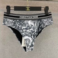 迪奥分体😍🥰适合多种场景的游泳衣🏊♀️海边 游泳池 温泉 水上乐园 漂流都可以😌内搭也完全可以 连体设 迪奥分体😍🥰适合多种场景的游泳衣🏊♀️海边 游泳池 温泉 水上乐园 漂流都可以😌内搭也完全可以 连体设