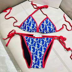 迪奥分体😍🥰适合多种场景的游泳衣🏊♀️海边 游泳池 温泉 水上乐园 漂流都可以😌内搭也完全可以 连体设 迪奥分体😍🥰适合多种场景的游泳衣🏊♀️海边 游泳池 温泉 水上乐园 漂流都可以😌内搭也完全可以 连体设