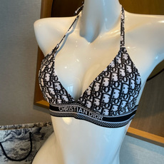 迪奥分体😍🥰适合多种场景的游泳衣🏊♀️海边 游泳池 温泉 水上乐园 漂流都可以😌内搭也完全可以 连体设 迪奥分体😍🥰适合多种场景的游泳衣🏊♀️海边 游泳池 温泉 水上乐园 漂流都可以😌内搭也完全可以 连体设