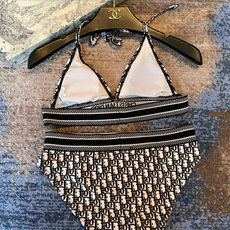 迪奥分体😍🥰适合多种场景的游泳衣🏊♀️海边 游泳池 温泉 水上乐园 漂流都可以😌内搭也完全可以 连体设 迪奥分体😍🥰适合多种场景的游泳衣🏊♀️海边 游泳池 温泉 水上乐园 漂流都可以😌内搭也完全可以 连体设