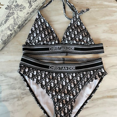 迪奥分体😍🥰适合多种场景的游泳衣🏊♀️海边 游泳池 温泉 水上乐园 漂流都可以😌内搭也完全可以 连体设 迪奥分体😍🥰适合多种场景的游泳衣🏊♀️海边 游泳池 温泉 水上乐园 漂流都可以😌内搭也完全可以 连体设