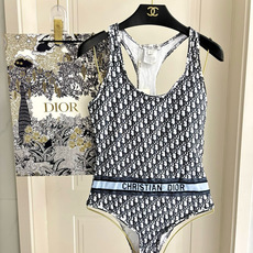 Dior新款连体泳衣适合多种场景的游泳衣🏊♀️海边 游泳池 温泉 水上乐园 漂流都可以😌内搭也完全可以 Dior新款连体泳衣适合多种场景的游泳衣🏊♀️海边 游泳池 温泉 水上乐园 漂流都可以😌内搭也完全可以