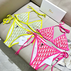 迪奥分体😍🥰适合多种场景的游泳衣🏊♀️海边 游泳池 温泉 水上乐园 漂流都可以😌内搭也完全可以 连体设 迪奥分体😍🥰适合多种场景的游泳衣🏊♀️海边 游泳池 温泉 水上乐园 漂流都可以😌内搭也完全可以 连体设