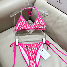 迪奥分体😍🥰适合多种场景的游泳衣🏊♀️海边 游泳池 温泉 水上乐园 漂流都可以😌内搭也完全可以 连体设 迪奥分体😍🥰适合多种场景的游泳衣🏊♀️海边 游泳池 温泉 水上乐园 漂流都可以😌内搭也完全可以 连体设