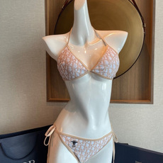 迪奥分体😍🥰适合多种场景的游泳衣🏊♀️海边 游泳池 温泉 水上乐园 漂流都可以😌内搭也完全可以 连体设 迪奥分体😍🥰适合多种场景的游泳衣🏊♀️海边 游泳池 温泉 水上乐园 漂流都可以😌内搭也完全可以 连体设