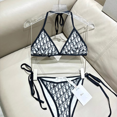 迪奥分体😍🥰适合多种场景的游泳衣🏊♀️海边 游泳池 温泉 水上乐园 漂流都可以😌内搭也完全可以 连体设 迪奥分体😍🥰适合多种场景的游泳衣🏊♀️海边 游泳池 温泉 水上乐园 漂流都可以😌内搭也完全可以 连体设