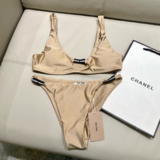 miumiu新款比基尼泳衣👙❤️😍🥰适合多种场景的游泳衣🏊♀️海边 游泳池 温泉 水上乐园 漂流都可以 miumiu新款比基尼泳衣👙❤️😍🥰适合多种场景的游泳衣🏊♀️海边 游泳池 温泉 水上乐园 漂流都可以