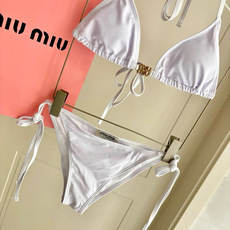 miumiu新款比基尼泳衣👙❤️😍🥰适合多种场景的游泳衣🏊♀️海边 游泳池 温泉 水上乐园 漂流都可以 miumiu新款比基尼泳衣👙❤️😍🥰适合多种场景的游泳衣🏊♀️海边 游泳池 温泉 水上乐园 漂流都可以