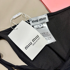 miumiu新款比基尼泳衣👙❤️😍🥰适合多种场景的游泳衣🏊♀️海边 游泳池 温泉 水上乐园 漂流都可以 miumiu新款比基尼泳衣👙❤️😍🥰适合多种场景的游泳衣🏊♀️海边 游泳池 温泉 水上乐园 漂流都可以