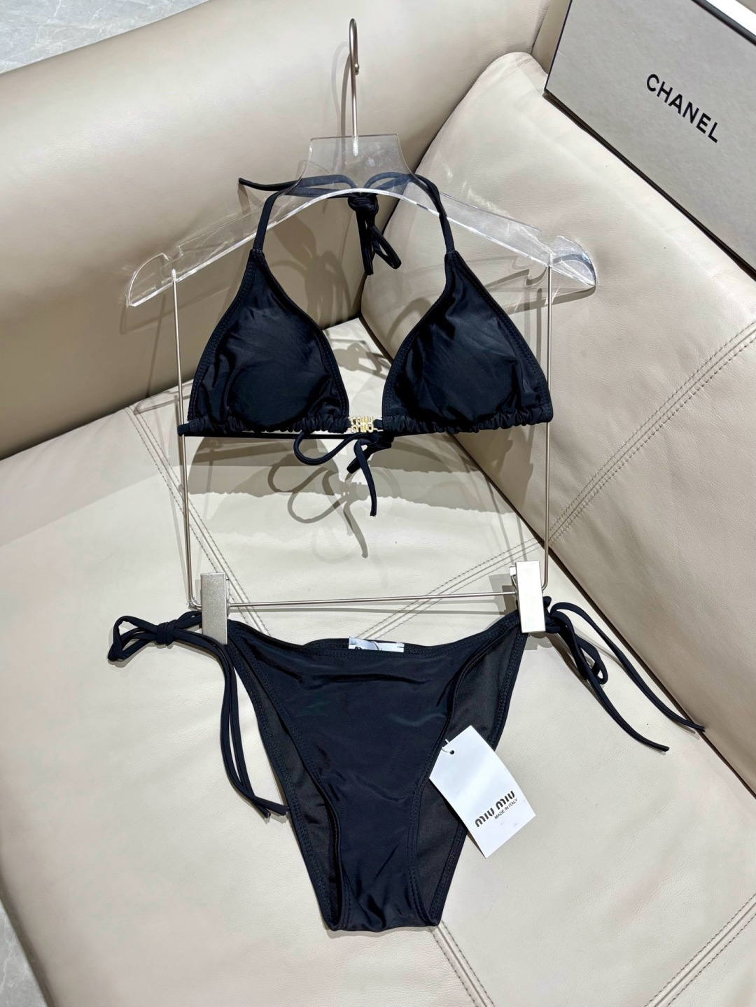miumiu新款比基尼泳衣👙❤️😍🥰适合多种场景的游泳衣🏊♀️海边 游泳池 温泉 水上乐园 漂流都可以 miumiu新款比基尼泳衣👙❤️😍🥰适合多种场景的游泳衣🏊♀️海边 游泳池 温泉 水上乐园 漂流都可以
