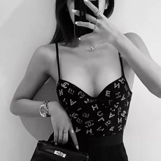 Chanel连体泳衣 😍🥰适合多种场景的游泳衣🏊♀️海边 游泳池 温泉 水上乐园 漂流都可以😌内搭也 Chanel连体泳衣 😍🥰适合多种场景的游泳衣🏊♀️海边 游泳池 温泉 水上乐园 漂流都可以😌内搭也