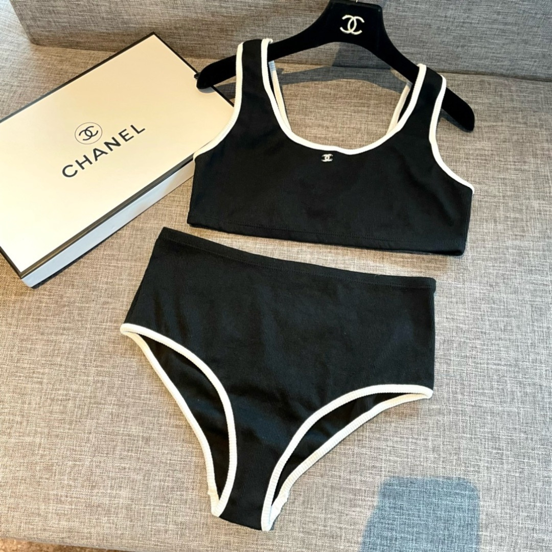 Chanel新款分体泳衣😍🥰适合多种场景的游泳衣🏊‍♀️海边 游泳池 温泉 水上乐园 漂流都可以😌内搭也