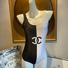 Chanel连体泳衣 😍🥰适合多种场景的游泳衣🏊♀️海边 游泳池 温泉 水上乐园 漂流都可以😌内搭也 Chanel连体泳衣 😍🥰适合多种场景的游泳衣🏊♀️海边 游泳池 温泉 水上乐园 漂流都可以😌内搭也