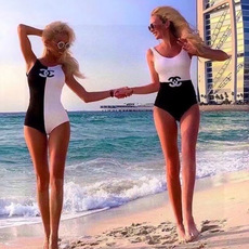 Chanel连体泳衣 😍🥰适合多种场景的游泳衣🏊♀️海边 游泳池 温泉 水上乐园 漂流都可以😌内搭也 Chanel连体泳衣 😍🥰适合多种场景的游泳衣🏊♀️海边 游泳池 温泉 水上乐园 漂流都可以😌内搭也