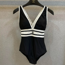 Chanel连体泳衣 😍🥰适合多种场景的游泳衣🏊♀️海边 游泳池 温泉 水上乐园 漂流都可以😌内搭也 Chanel连体泳衣 😍🥰适合多种场景的游泳衣🏊♀️海边 游泳池 温泉 水上乐园 漂流都可以😌内搭也