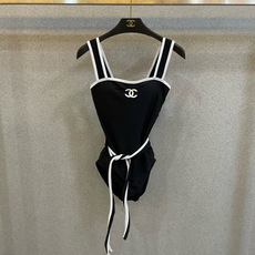 Chanel连体泳衣 😍🥰适合多种场景的游泳衣🏊♀️海边 游泳池 温泉 水上乐园 漂流都可以😌内搭也 Chanel连体泳衣 😍🥰适合多种场景的游泳衣🏊♀️海边 游泳池 温泉 水上乐园 漂流都可以😌内搭也