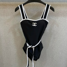 Chanel连体泳衣 😍🥰适合多种场景的游泳衣🏊♀️海边 游泳池 温泉 水上乐园 漂流都可以😌内搭也 Chanel连体泳衣 😍🥰适合多种场景的游泳衣🏊♀️海边 游泳池 温泉 水上乐园 漂流都可以😌内搭也
