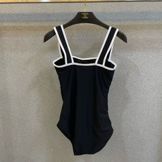 Chanel连体泳衣 😍🥰适合多种场景的游泳衣🏊♀️海边 游泳池 温泉 水上乐园 漂流都可以😌内搭也 Chanel连体泳衣 😍🥰适合多种场景的游泳衣🏊♀️海边 游泳池 温泉 水上乐园 漂流都可以😌内搭也