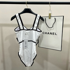 Chanel连体泳衣 😍🥰适合多种场景的游泳衣🏊♀️海边 游泳池 温泉 水上乐园 漂流都可以😌内搭也 Chanel连体泳衣 😍🥰适合多种场景的游泳衣🏊♀️海边 游泳池 温泉 水上乐园 漂流都可以😌内搭也