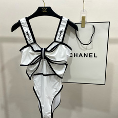 Chanel连体泳衣 😍🥰适合多种场景的游泳衣🏊♀️海边 游泳池 温泉 水上乐园 漂流都可以😌内搭也 Chanel连体泳衣 😍🥰适合多种场景的游泳衣🏊♀️海边 游泳池 温泉 水上乐园 漂流都可以😌内搭也