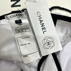 Chanel连体泳衣 😍🥰适合多种场景的游泳衣🏊♀️海边 游泳池 温泉 水上乐园 漂流都可以😌内搭也 Chanel连体泳衣 😍🥰适合多种场景的游泳衣🏊♀️海边 游泳池 温泉 水上乐园 漂流都可以😌内搭也
