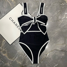 Chanel连体泳衣 😍🥰适合多种场景的游泳衣🏊♀️海边 游泳池 温泉 水上乐园 漂流都可以😌内搭也 Chanel连体泳衣 😍🥰适合多种场景的游泳衣🏊♀️海边 游泳池 温泉 水上乐园 漂流都可以😌内搭也