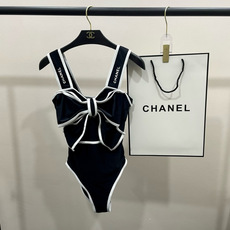 Chanel连体泳衣 😍🥰适合多种场景的游泳衣🏊♀️海边 游泳池 温泉 水上乐园 漂流都可以😌内搭也 Chanel连体泳衣 😍🥰适合多种场景的游泳衣🏊♀️海边 游泳池 温泉 水上乐园 漂流都可以😌内搭也
