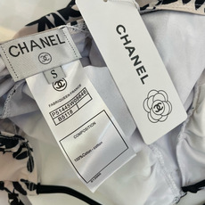 Chanel连体泳衣 😍🥰适合多种场景的游泳衣🏊♀️海边 游泳池 温泉 水上乐园 漂流都可以😌内搭也 Chanel连体泳衣 😍🥰适合多种场景的游泳衣🏊♀️海边 游泳池 温泉 水上乐园 漂流都可以😌内搭也