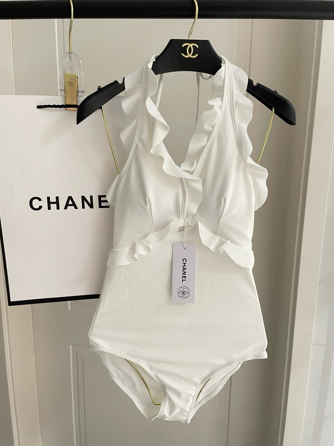 Chanel连体泳衣 😍🥰适合多种场景的游泳衣🏊♀️海边 游泳池 温泉 水上乐园 漂流都可以😌内搭也 Chanel连体泳衣 😍🥰适合多种场景的游泳衣🏊♀️海边 游泳池 温泉 水上乐园 漂流都可以😌内搭也