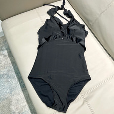 Chanel连体泳衣 😍🥰适合多种场景的游泳衣🏊♀️海边 游泳池 温泉 水上乐园 漂流都可以😌内搭也 Chanel连体泳衣 😍🥰适合多种场景的游泳衣🏊♀️海边 游泳池 温泉 水上乐园 漂流都可以😌内搭也