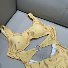 Chanel新款泳衣😍🥰适合多种场景的游泳衣🏊♀️海边 游泳池 温泉 水上乐园 漂流都可以😌内搭也完全 Chanel新款泳衣😍🥰适合多种场景的游泳衣🏊♀️海边 游泳池 温泉 水上乐园 漂流都可以😌内搭也完全