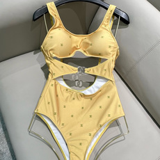 Chanel新款泳衣😍🥰适合多种场景的游泳衣🏊♀️海边 游泳池 温泉 水上乐园 漂流都可以😌内搭也完全 Chanel新款泳衣😍🥰适合多种场景的游泳衣🏊♀️海边 游泳池 温泉 水上乐园 漂流都可以😌内搭也完全
