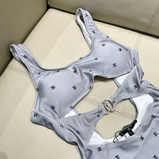 Chanel新款泳衣😍🥰适合多种场景的游泳衣🏊♀️海边 游泳池 温泉 水上乐园 漂流都可以😌内搭也完全 Chanel新款泳衣😍🥰适合多种场景的游泳衣🏊♀️海边 游泳池 温泉 水上乐园 漂流都可以😌内搭也完全