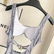 Chanel新款泳衣😍🥰适合多种场景的游泳衣🏊♀️海边 游泳池 温泉 水上乐园 漂流都可以😌内搭也完全 Chanel新款泳衣😍🥰适合多种场景的游泳衣🏊♀️海边 游泳池 温泉 水上乐园 漂流都可以😌内搭也完全