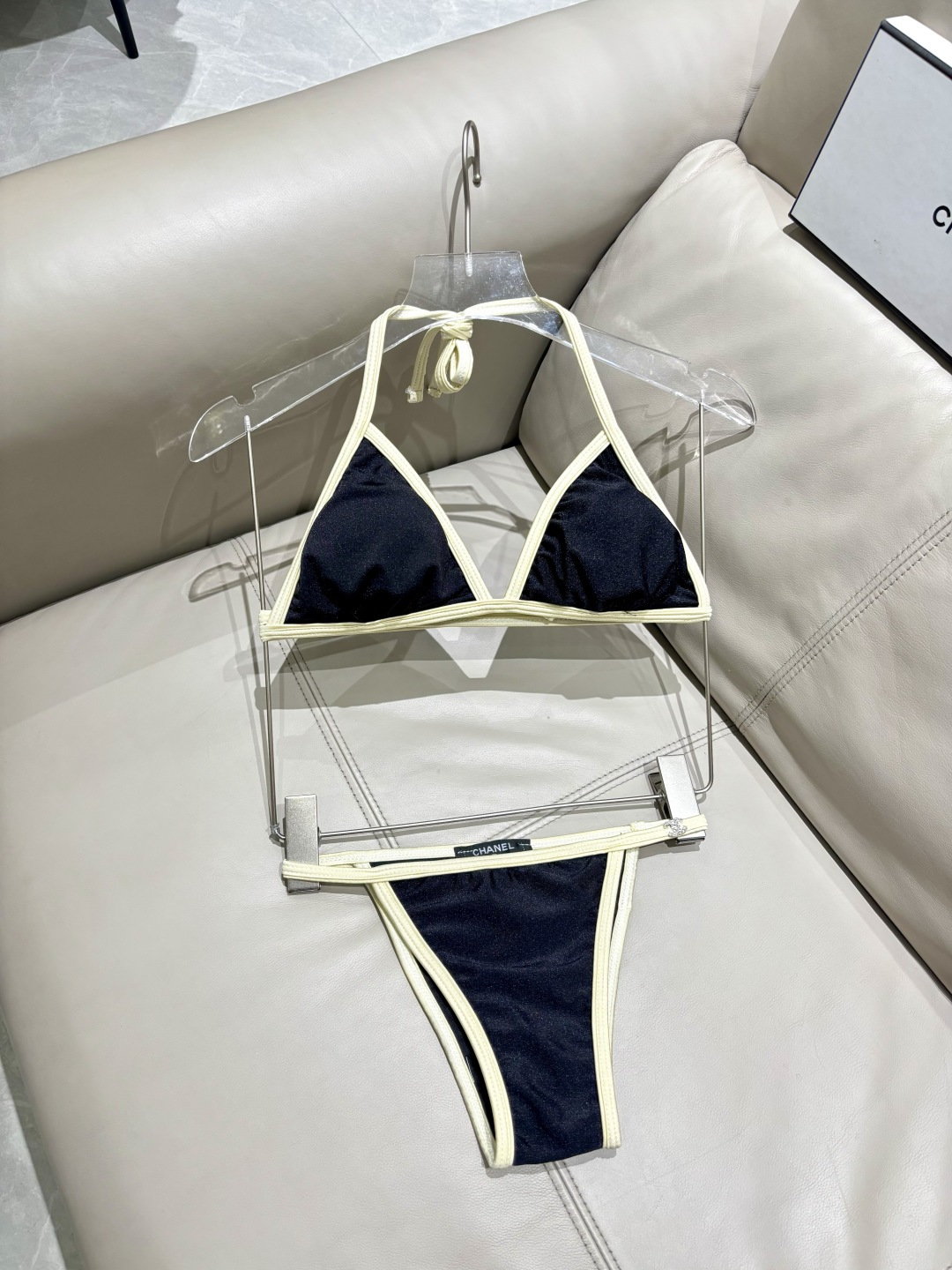 Chanel新款比基尼泳衣😍🥰适合多种场景的游泳衣🏊♀️海边 游泳池 温泉 水上乐园 漂流都可以😌内搭 Chanel新款比基尼泳衣😍🥰适合多种场景的游泳衣🏊♀️海边 游泳池 温泉 水上乐园 漂流都可以😌内搭