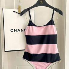 Chanel新款泳衣😍🥰适合多种场景的游泳衣🏊♀️海边 游泳池 温泉 水上乐园 漂流都可以😌内搭也完全 Chanel新款泳衣😍🥰适合多种场景的游泳衣🏊♀️海边 游泳池 温泉 水上乐园 漂流都可以😌内搭也完全