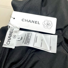 Chanel新款泳衣➕泳裙🥰适合多种场景的游泳衣🏊♀️海边 游泳池 温泉 水上乐园 漂流都可以😌内搭也 Chanel新款泳衣➕泳裙🥰适合多种场景的游泳衣🏊♀️海边 游泳池 温泉 水上乐园 漂流都可以😌内搭也
