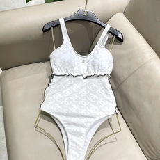 Chanel新款泳衣😍🥰适合多种场景的游泳衣🏊♀️海边 游泳池 温泉 水上乐园 漂流都可以😌内搭也完全 Chanel新款泳衣😍🥰适合多种场景的游泳衣🏊♀️海边 游泳池 温泉 水上乐园 漂流都可以😌内搭也完全