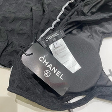 Chanel新款泳衣😍🥰适合多种场景的游泳衣🏊♀️海边 游泳池 温泉 水上乐园 漂流都可以😌内搭也完全 Chanel新款泳衣😍🥰适合多种场景的游泳衣🏊♀️海边 游泳池 温泉 水上乐园 漂流都可以😌内搭也完全
