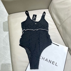 Chanel新款泳衣😍🥰适合多种场景的游泳衣🏊♀️海边 游泳池 温泉 水上乐园 漂流都可以😌内搭也完全 Chanel新款泳衣😍🥰适合多种场景的游泳衣🏊♀️海边 游泳池 温泉 水上乐园 漂流都可以😌内搭也完全