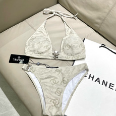 Chanel新款比基尼泳衣😍🥰适合多种场景的游泳衣🏊♀️海边 游泳池 温泉 水上乐园 漂流都可以😌内搭 Chanel新款比基尼泳衣😍🥰适合多种场景的游泳衣🏊♀️海边 游泳池 温泉 水上乐园 漂流都可以😌内搭