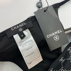 Chanel新款比基尼泳衣😍🥰适合多种场景的游泳衣🏊♀️海边 游泳池 温泉 水上乐园 漂流都可以😌内搭 Chanel新款比基尼泳衣😍🥰适合多种场景的游泳衣🏊♀️海边 游泳池 温泉 水上乐园 漂流都可以😌内搭