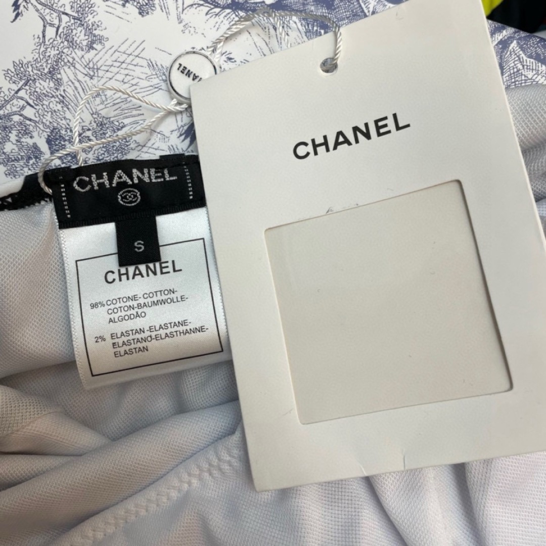 Chanel新款泳衣😍🥰适合多种场景的游泳衣🏊♀️海边 游泳池 温泉 水上乐园 漂流都可以😌内搭也完全 Chanel新款泳衣😍🥰适合多种场景的游泳衣🏊♀️海边 游泳池 温泉 水上乐园 漂流都可以😌内搭也完全