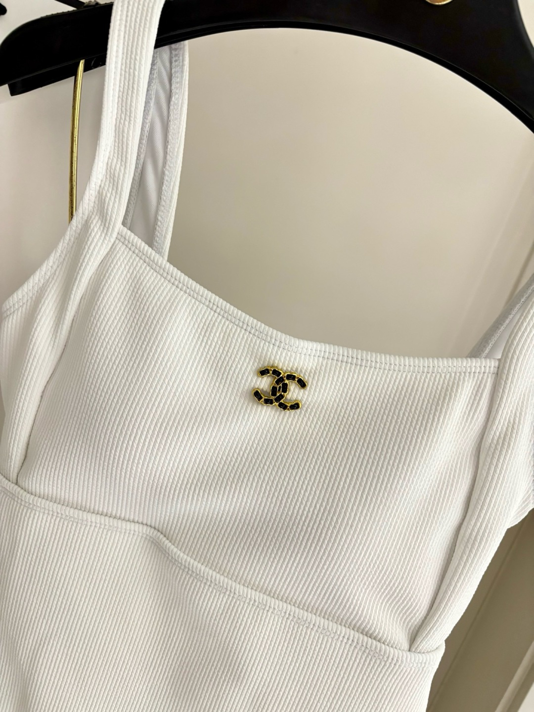 Chanel新款泳衣😍🥰适合多种场景的游泳衣🏊‍♀️海边 游泳池 温泉 水上乐园 漂流都可以😌内搭也完全