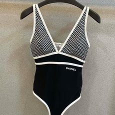 Chanel新款泳衣😍🥰适合多种场景的游泳衣🏊♀️海边 游泳池 温泉 水上乐园 漂流都可以😌内搭也完全 Chanel新款泳衣😍🥰适合多种场景的游泳衣🏊♀️海边 游泳池 温泉 水上乐园 漂流都可以😌内搭也完全