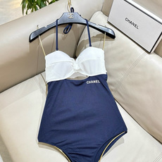Chanel新款泳衣😍🥰适合多种场景的游泳衣🏊♀️海边 游泳池 温泉 水上乐园 漂流都可以😌内搭也完全 Chanel新款泳衣😍🥰适合多种场景的游泳衣🏊♀️海边 游泳池 温泉 水上乐园 漂流都可以😌内搭也完全