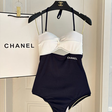 Chanel新款泳衣😍🥰适合多种场景的游泳衣🏊♀️海边 游泳池 温泉 水上乐园 漂流都可以😌内搭也完全 Chanel新款泳衣😍🥰适合多种场景的游泳衣🏊♀️海边 游泳池 温泉 水上乐园 漂流都可以😌内搭也完全