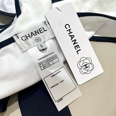 Chanel新款泳衣😍🥰适合多种场景的游泳衣🏊♀️海边 游泳池 温泉 水上乐园 漂流都可以😌内搭也完全 Chanel新款泳衣😍🥰适合多种场景的游泳衣🏊♀️海边 游泳池 温泉 水上乐园 漂流都可以😌内搭也完全